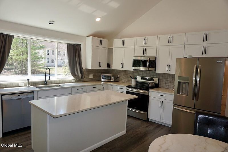 3rd image of 47 Locust Ridge Drive