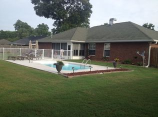 25667 SW 21st Pl, Newberry, FL 32669
