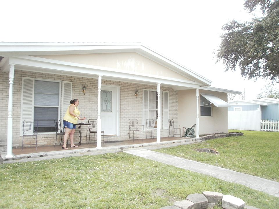 1st image of 109 SE Placita Ct