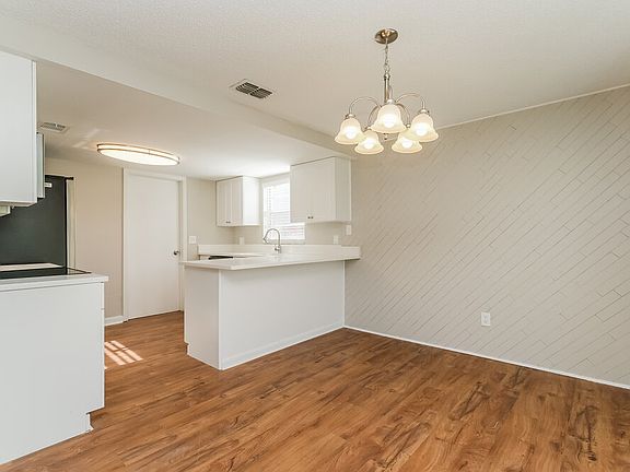 5th image of 6403 Reef Cir