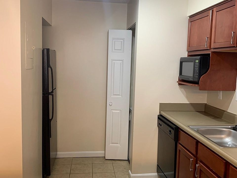 2nd image of 113 Winding Way #D