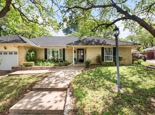 1819 Burr Oak St, Arlington, TX 76012