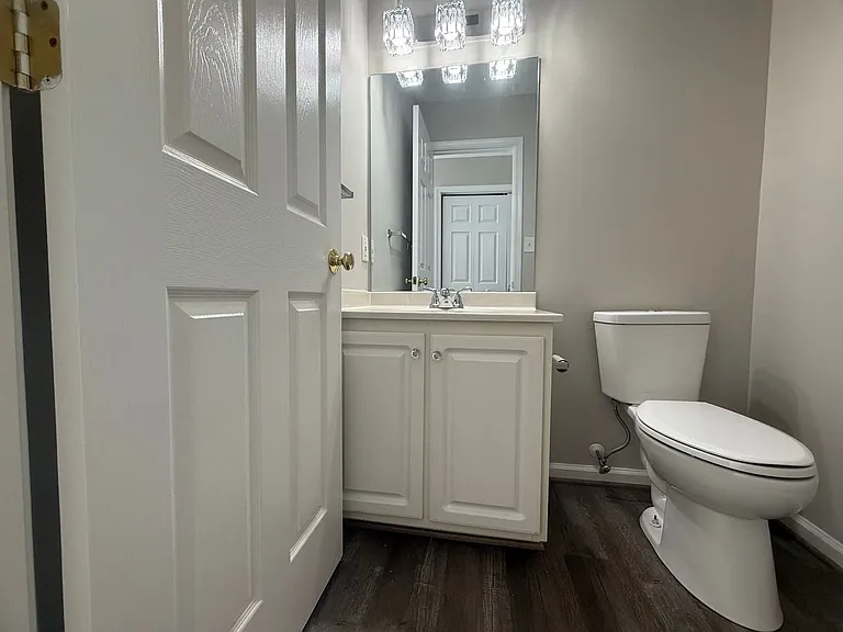 273 Mulberry Cir — Photo 16