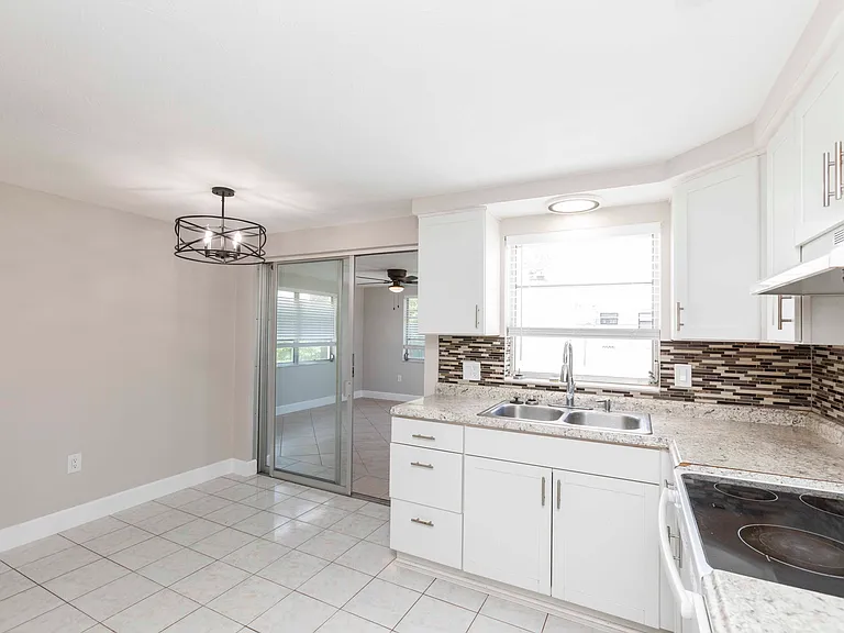 5004 Odyssey Ave — Photo 10
