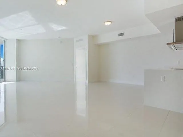 17301 Biscayne Blvd #1103 — Photo 13