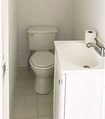 3rd image of 1403 Gunnison Dr