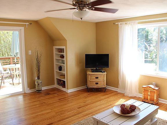 2nd image of 131 Dixwood Ave