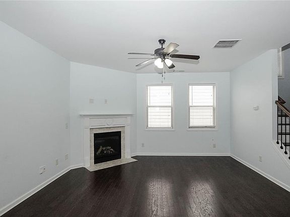 4th image of 438 Privet Cir
