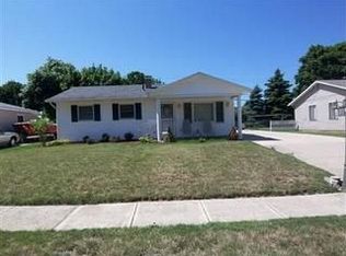 1073 Stewart Ave, Xenia, OH 45385