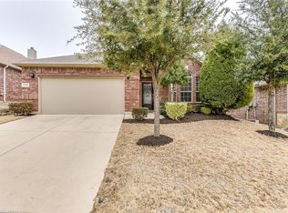 3325 Lone Brave Dr, Fort Worth, TX 76244