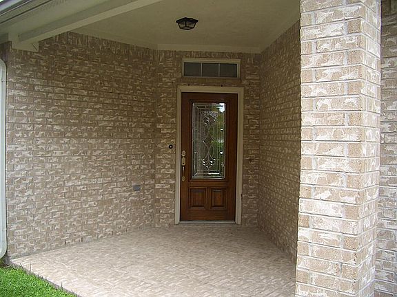 4th image of 14 Peachtree Ct