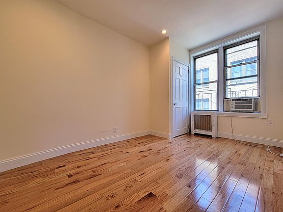 4th image of 417 W 43rd St #K