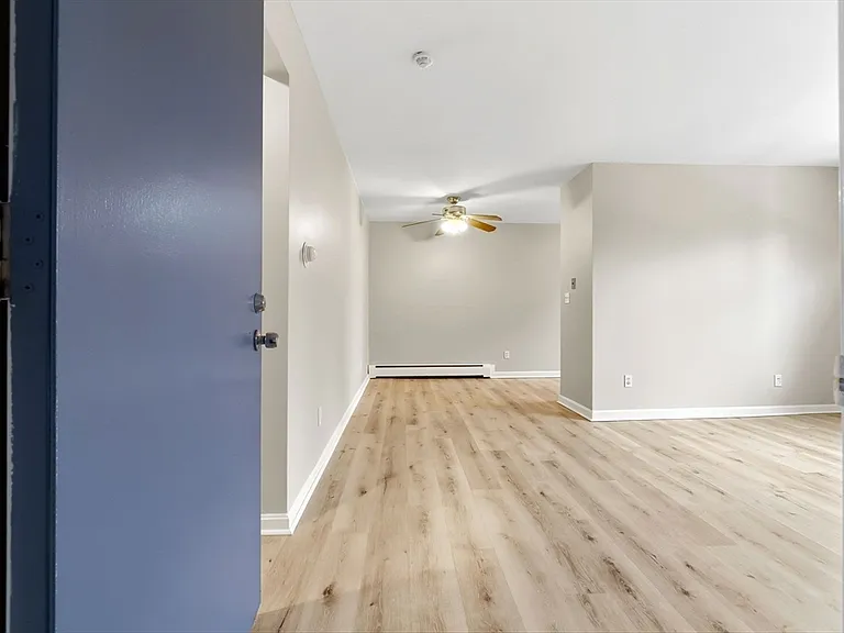 6 Venice St #B6 — Photo 1