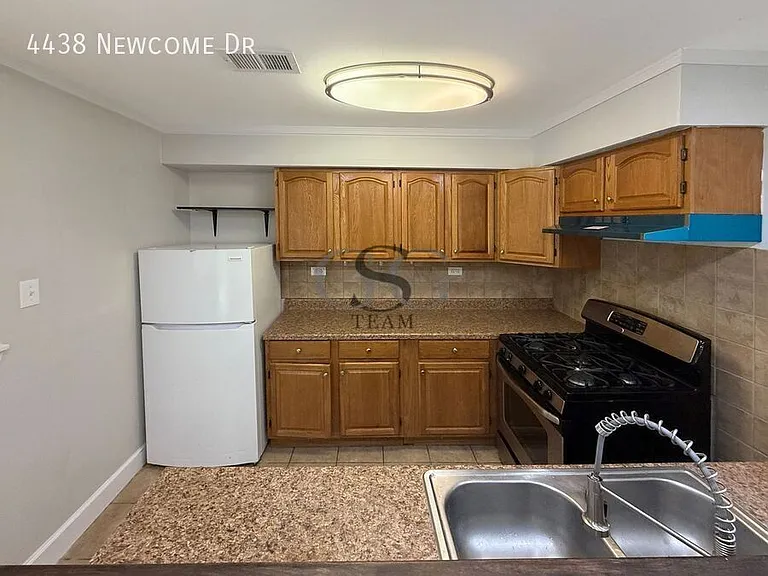 4438 Newcome Dr — Photo 25