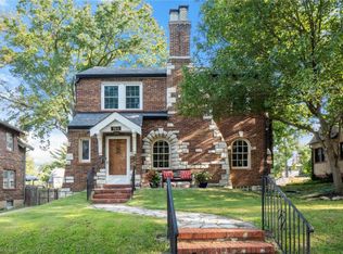 7611 Delmar Blvd, Saint Louis, MO 63130