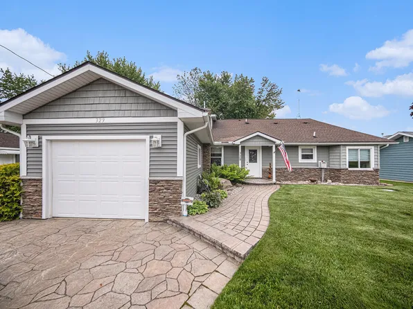 329 Pamela Cir, Brooklyn, MI 49230