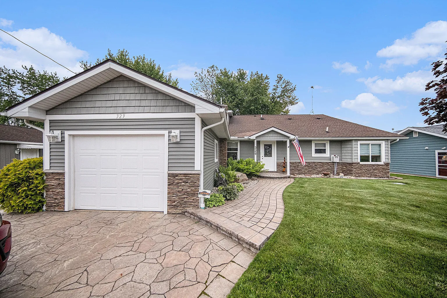 329 Pamela Cir photo 1