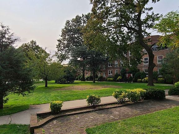 3rd image of 141-21 Union Tpke APT 3C