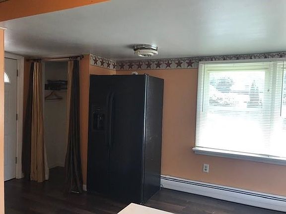 4th image of 8 Tracy St