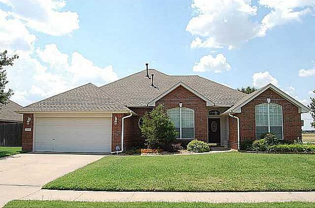 1st image of 2900 E Cimarron Dr