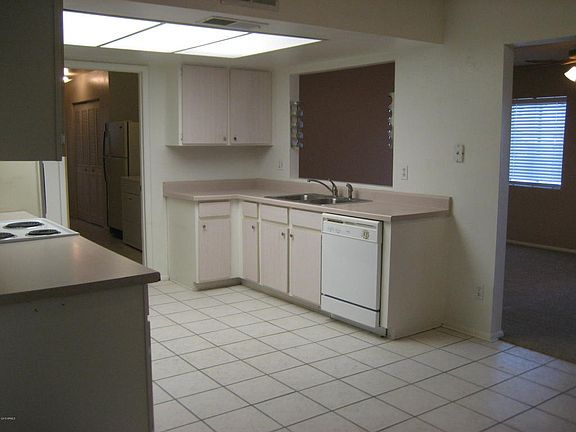 3rd image of 1327 W Taro Ln