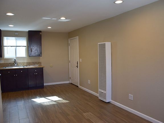 4th image of 1307 W Palmyra Ave APT C