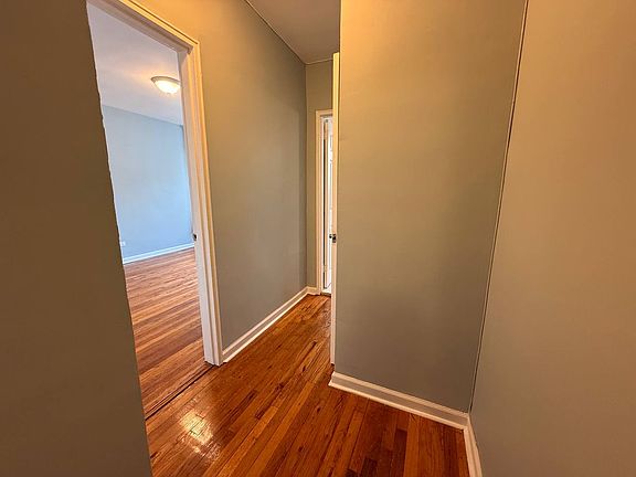 5th image of 2331 Ocean Ave #B3