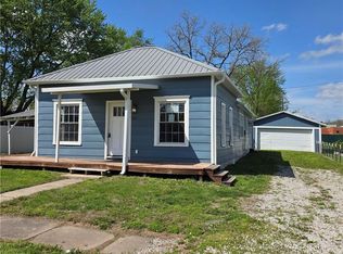 712 E Market St, Lacygne, KS 66040