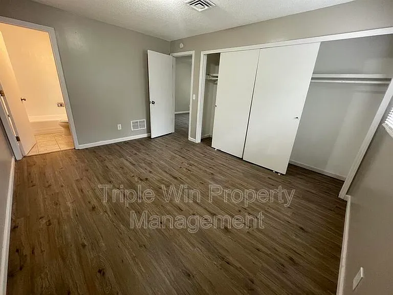 3125 Saint Catherine St — Photo 19