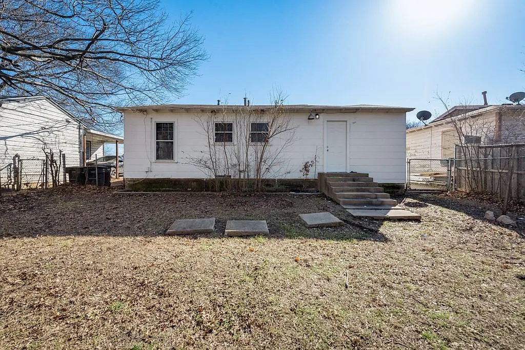 1233 Marion - 1 — Photo 3