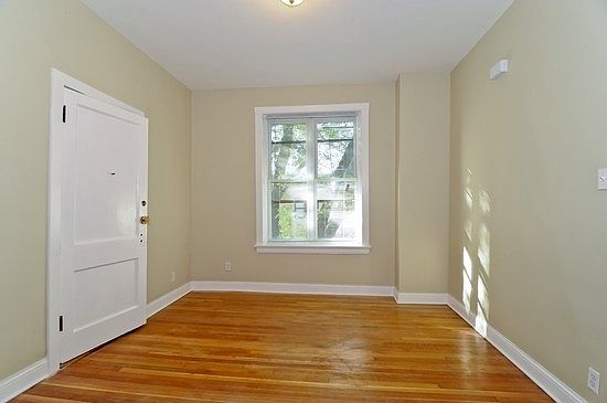 2nd image of 2500 N Richmond St #1R
