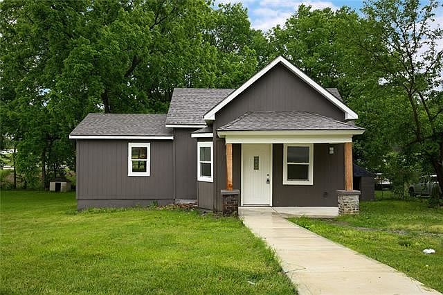 1st image of 2421 Stewart Ave
