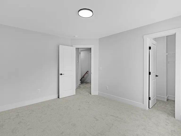 209 2nd St — Photo 7