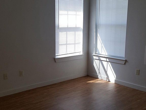 5th image of 131 Olive St