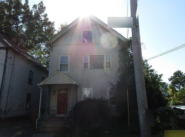 1st image of 124 Lamberton St
