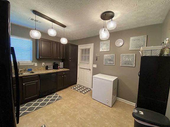 4th image of 6451 Dove Dr