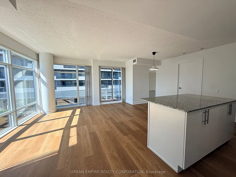 2191 Yonge St #1208 — Photo 5