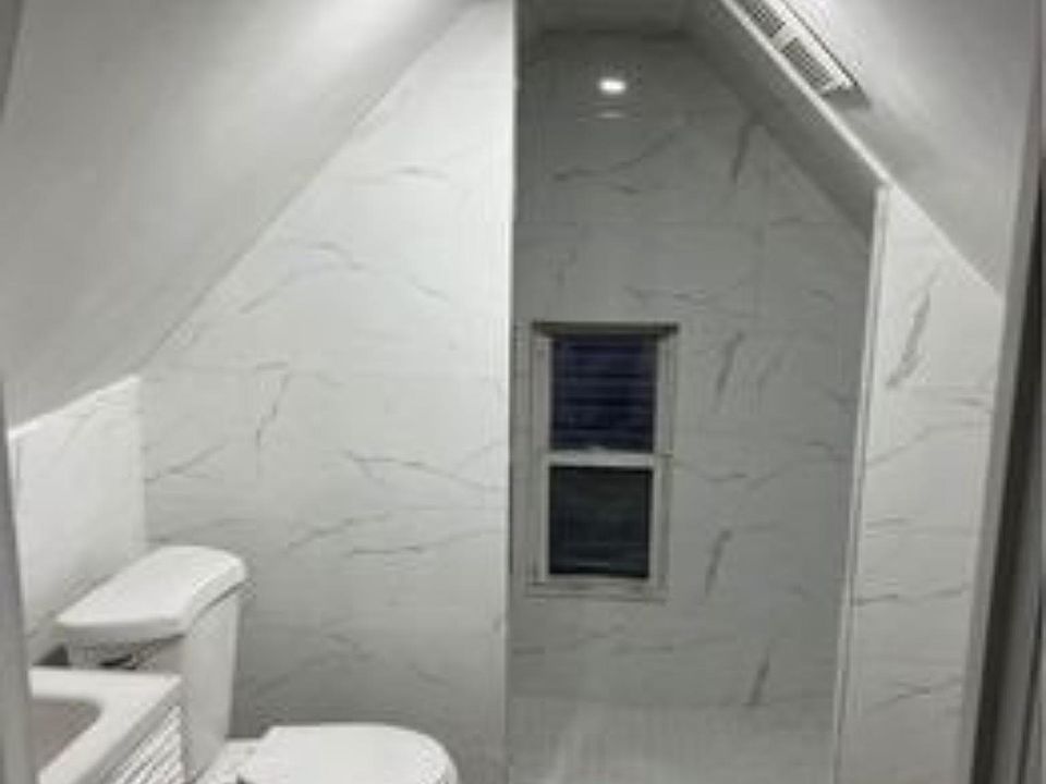 2nd image of 5011 96th St