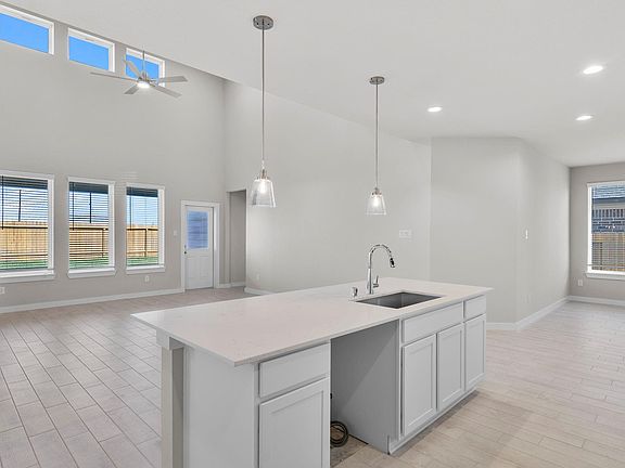 4th image of 64 Shining Point Dr