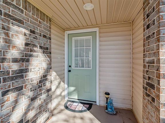 3rd image of 724 Westridge Ct
