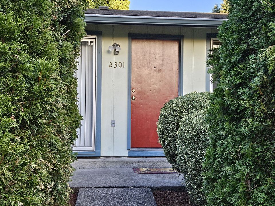 Secluded entry way to your front door