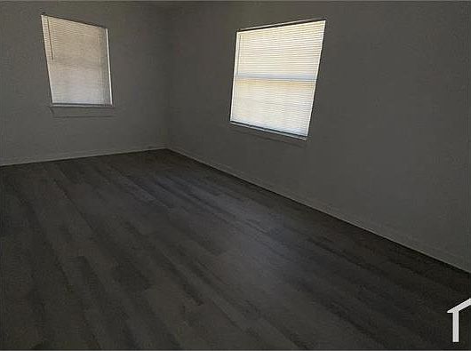 4th image of 5921 Wesconnett Blvd