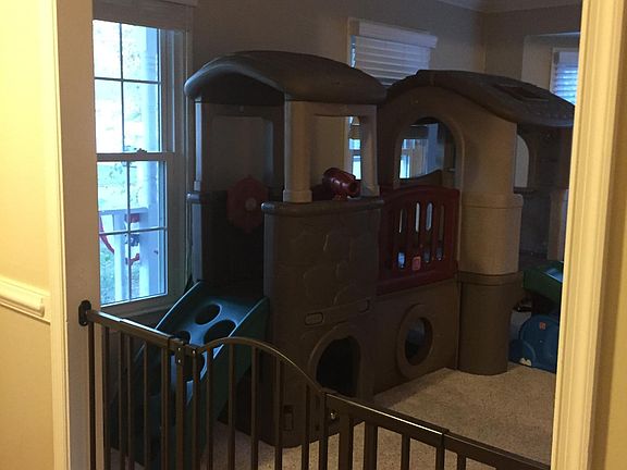 Family Room (1)