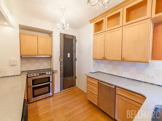 Rented by Bellmarc Realty | media 4