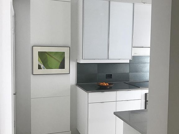 5th image of 935 Palermo Ave APT 1A