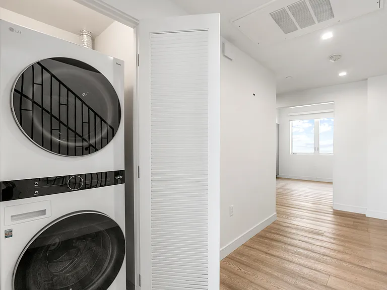 1125 Kings Rd #Penthouse 7 — Photo 27