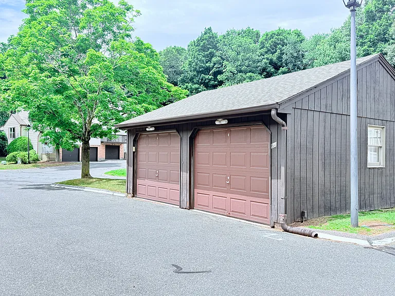 Oak Forest Dr — Photo 10