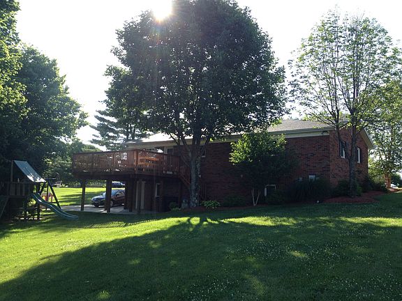 2nd image of 827 Terre Haute Dr