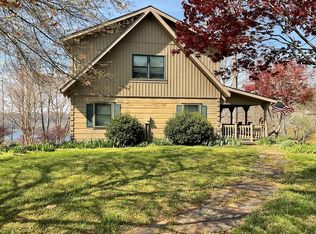132 Millers Mill Estate Rd, Byrdstown, TN 38549