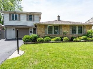 3324 Chatham Rd, Waukegan, IL 60087